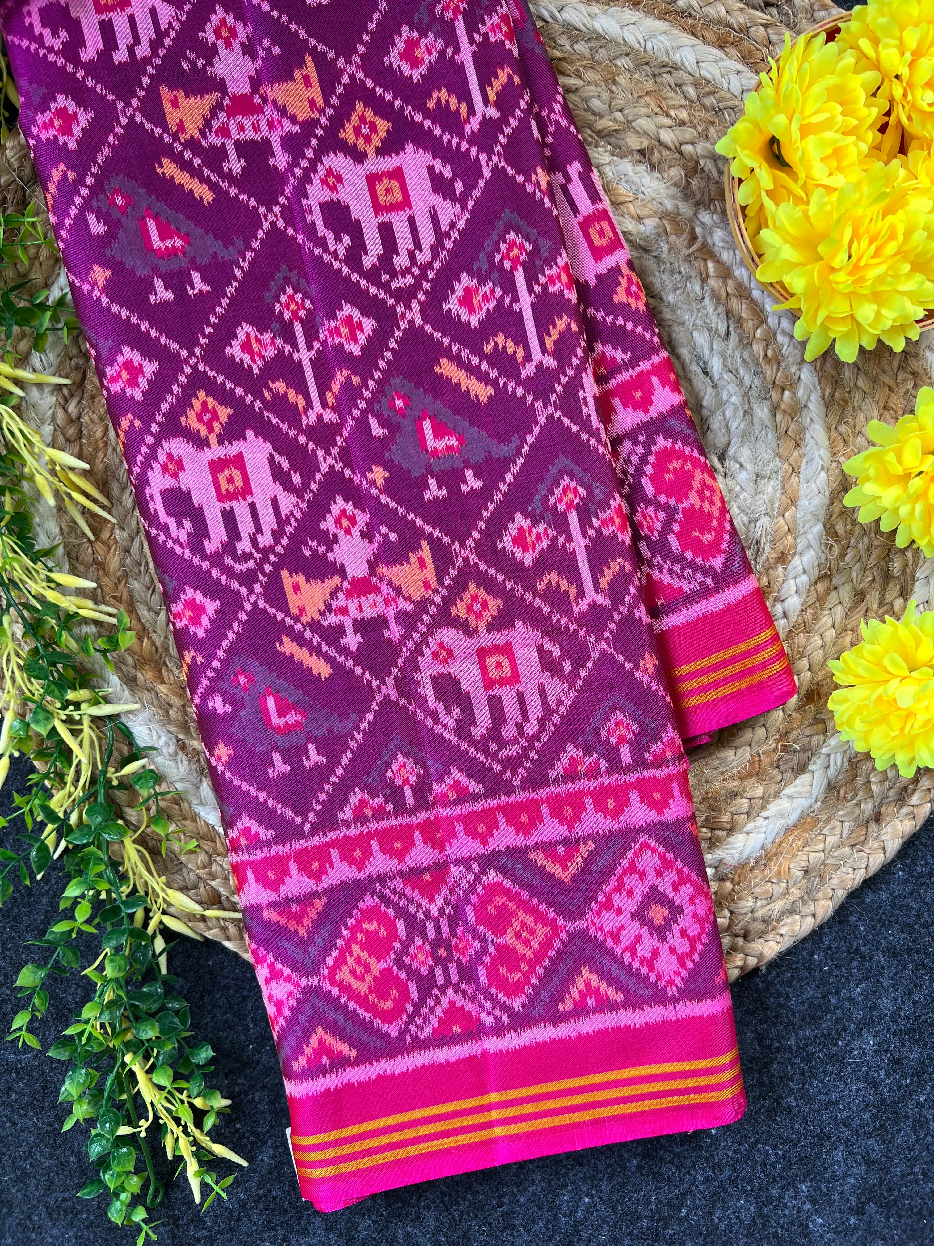 Narikunj Traditional Design Handwoven Patola Silk Saree Main image