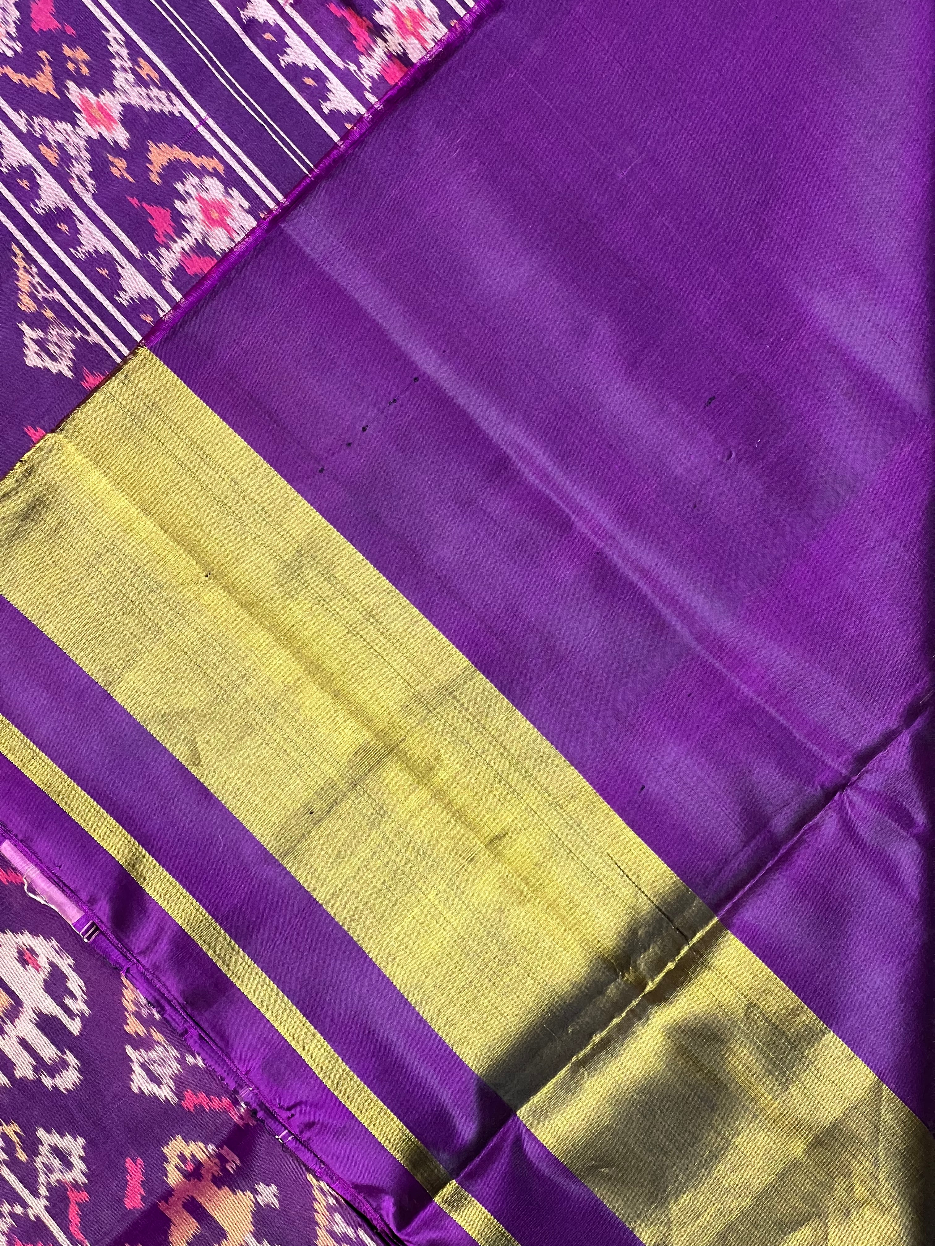 Magenta Motif Tradition Design Handwoven Patola Silk Saree