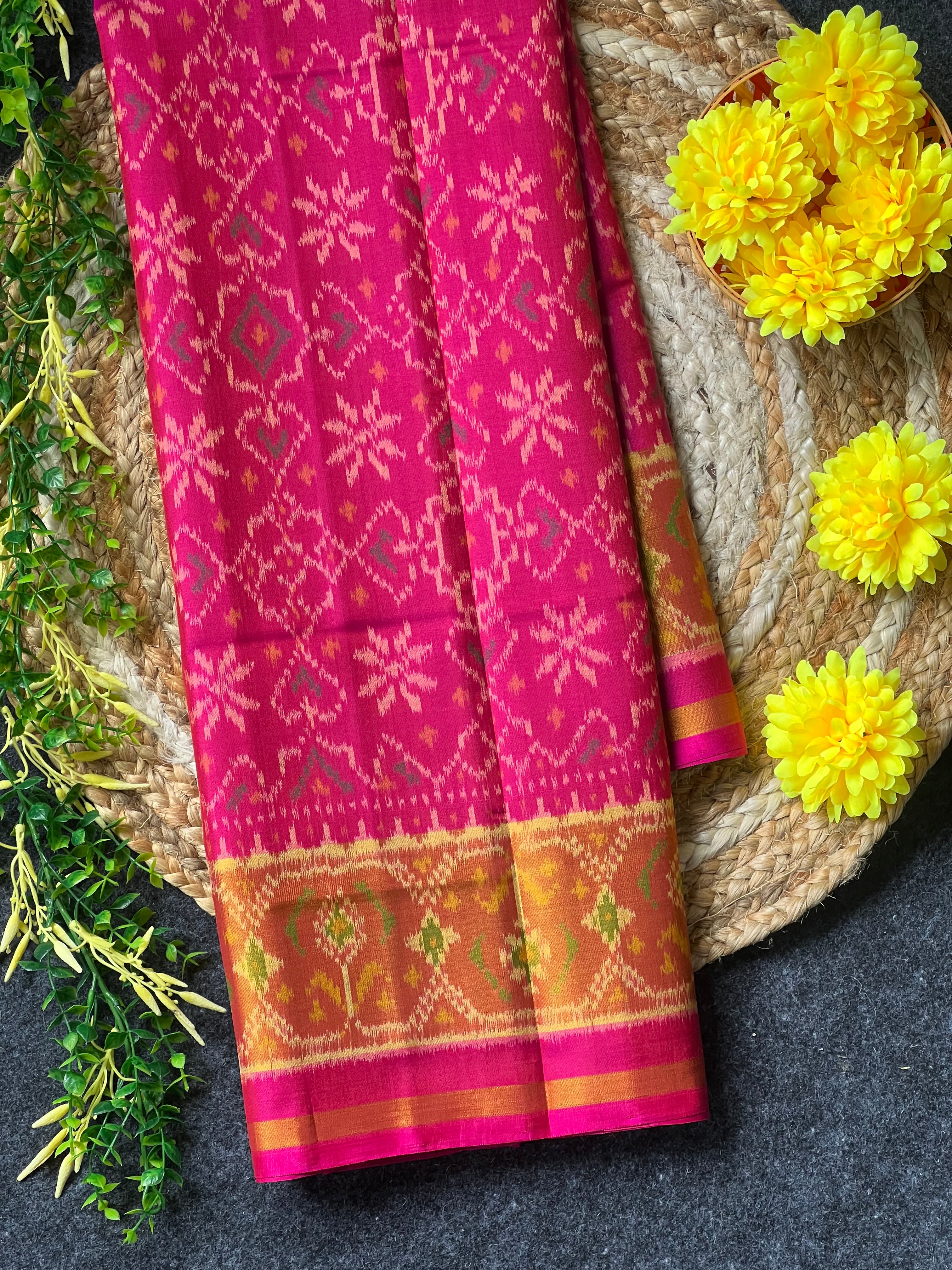 Fusion Design Handwoven Patola Silk Saree Main image