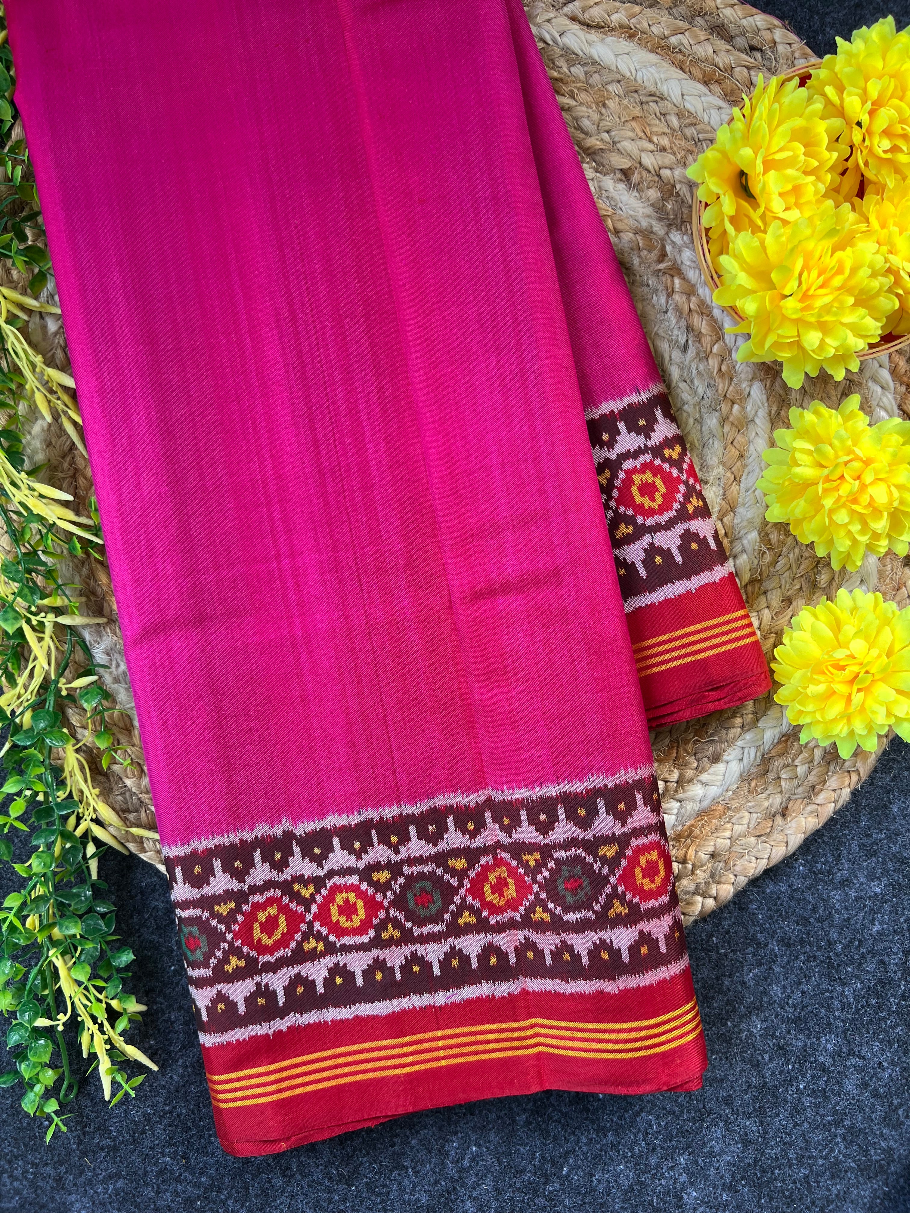 Plain Pink Gala Border With Designer Blouse Handwoven Patola Silk Saree