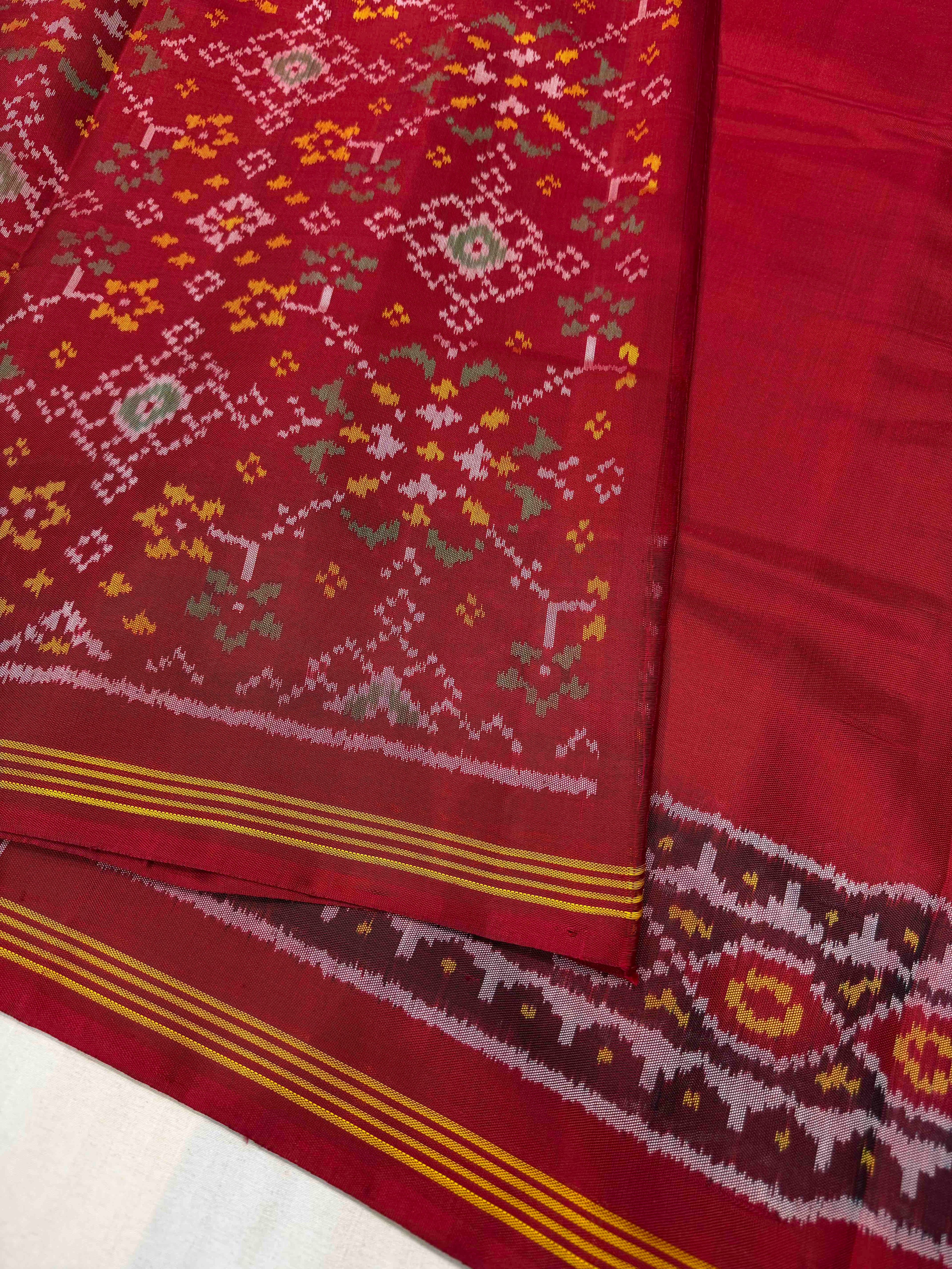 Plain Red Gala Border With Designer Blouse Handwoven Patola Silk Saree