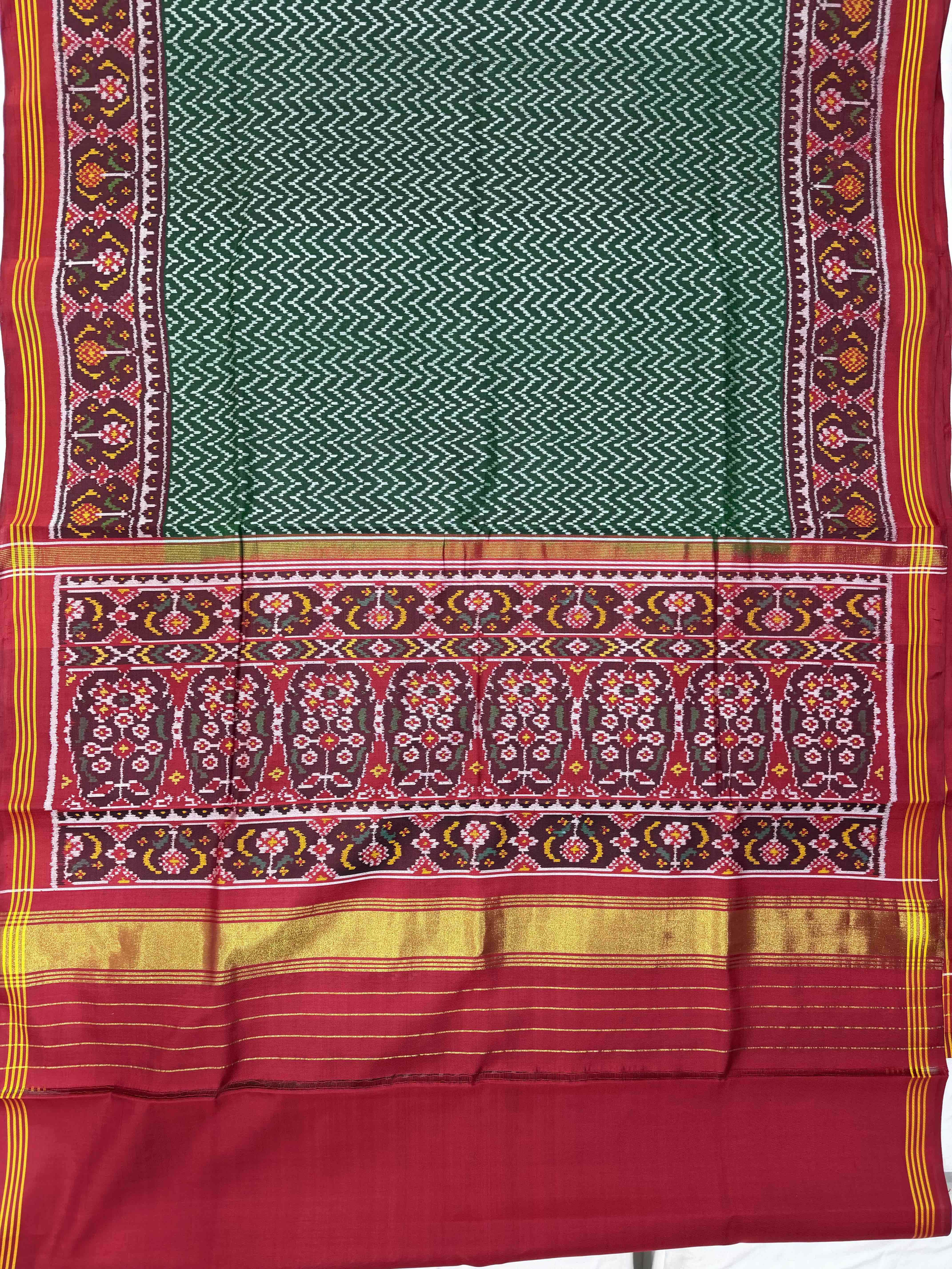 Laheriya Design Handwoven Patola Silk Saree Secondary image
