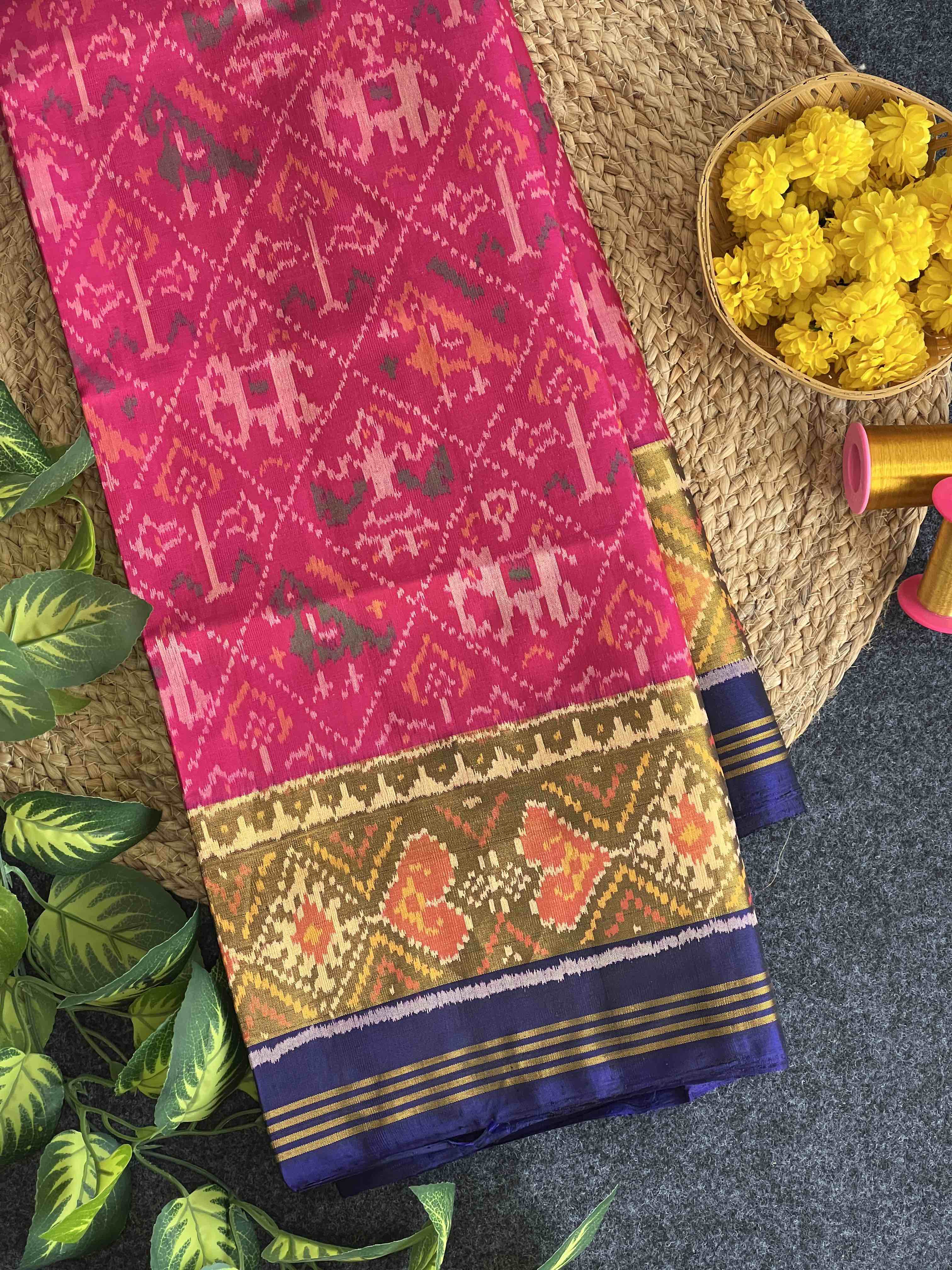 Handwoven Patola Silk Saree Narikunjan pink Main image