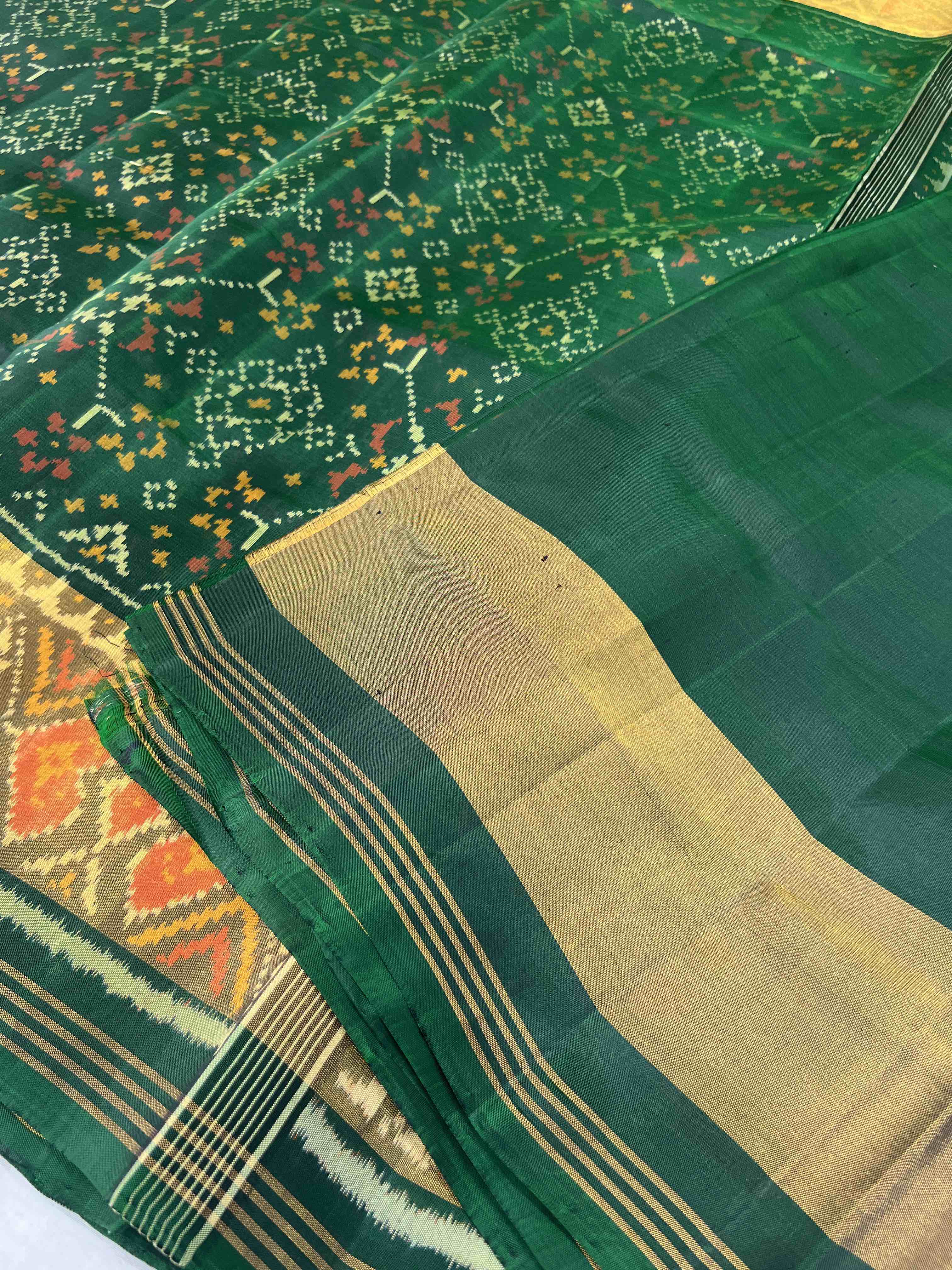 Green Navratna Traditional Design Handwoven Patola Silk Saree