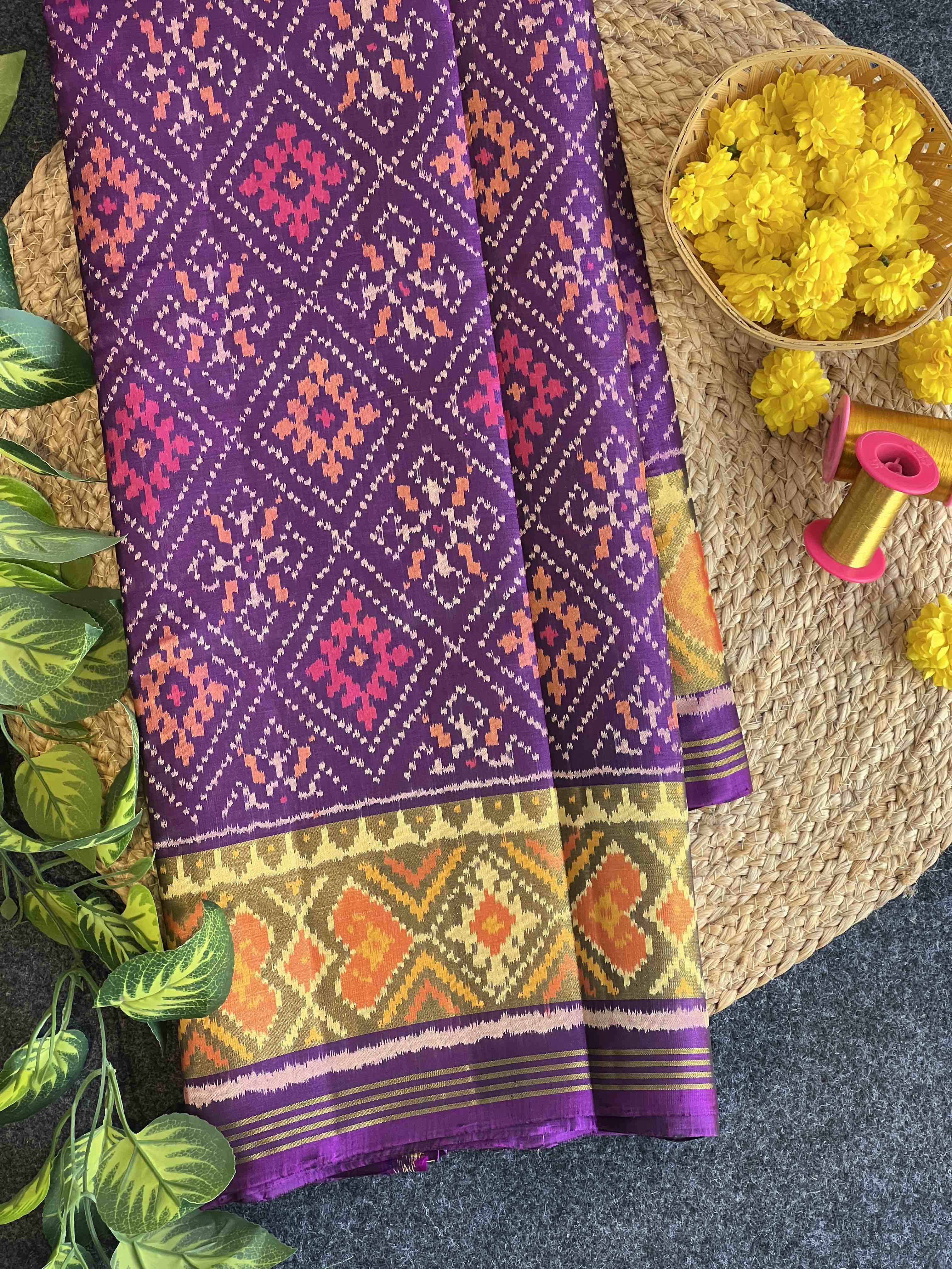 Handwoven Patola Silk Saree Main image